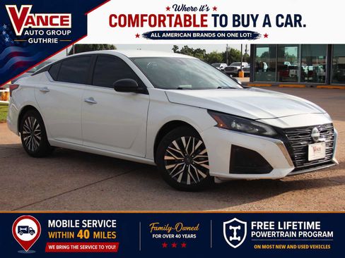 Used 2025 Nissan Altima 2.5 SV FWD image 1