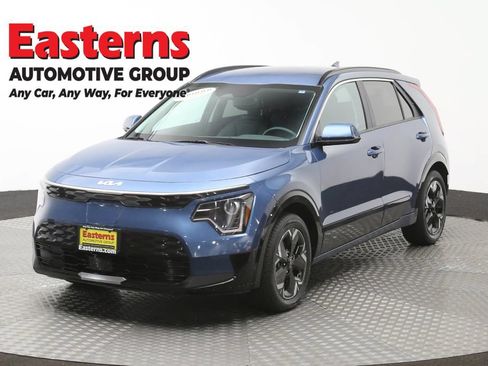 Used 2024 Kia Niro Wind w/ Wind Preserve Package FWD image 1