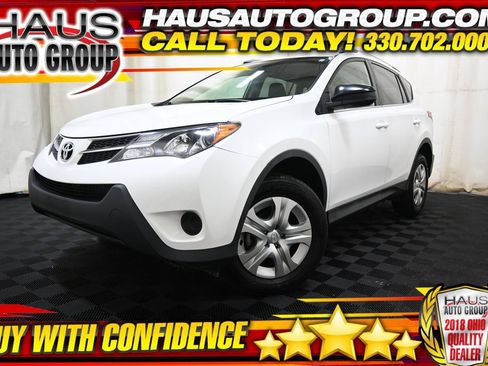 Used 2015 Toyota RAV4 LE AWD/4WD image 1