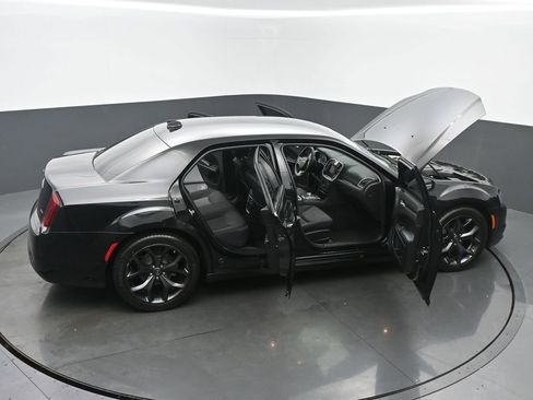 Used 2022 Chrysler 300 Touring w/ Sport Appearance Package RWD image 63
