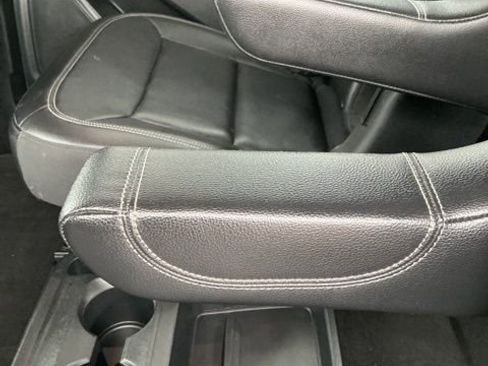 Used 2020 Ford Explorer XLT w/ Equipment Group 202A image 14