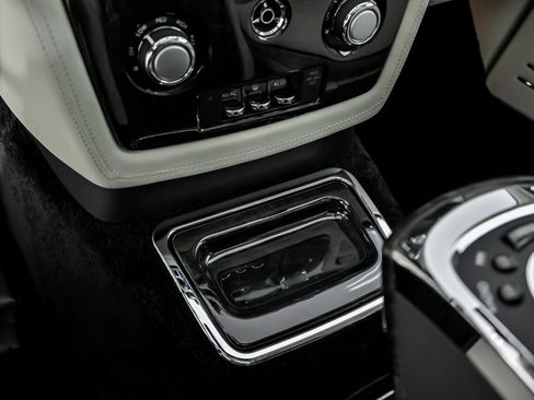 Used 2013 Rolls-Royce Phantom Sedan image 43