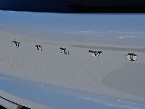 Used 2019 Volvo XC40 T5 Momentum image 30