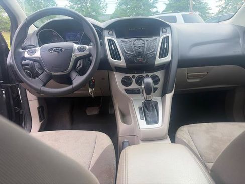 Used 2013 Ford Focus SE FWD image 5