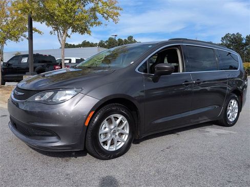 Certified 2021 Chrysler Voyager Lxi image 7