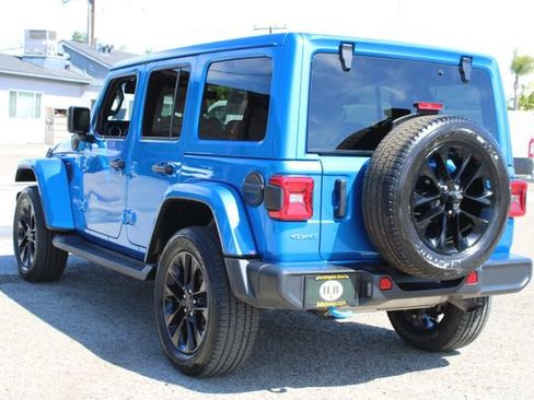 Used 2023 Jeep Wrangler Unlimited Sahara w/ Cold Weather Group AWD/4WD image 3