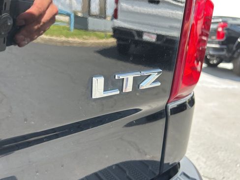Used 2023 Chevrolet Silverado 1500 LTZ w/ Technology Package AWD/4WD image 13