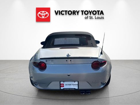 Used 2023 MAZDA MX-5 Miata Club w/ Weather Package RWD image 4
