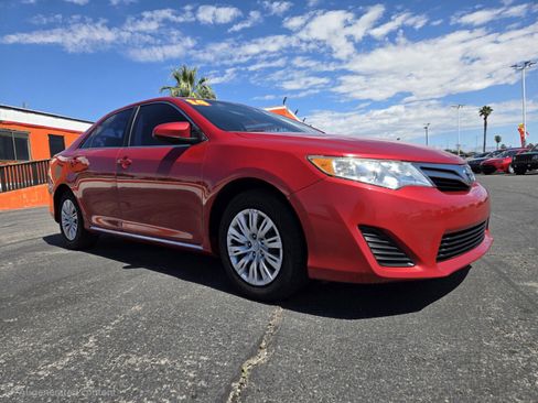 Used 2014 Toyota Camry LE FWD image 4