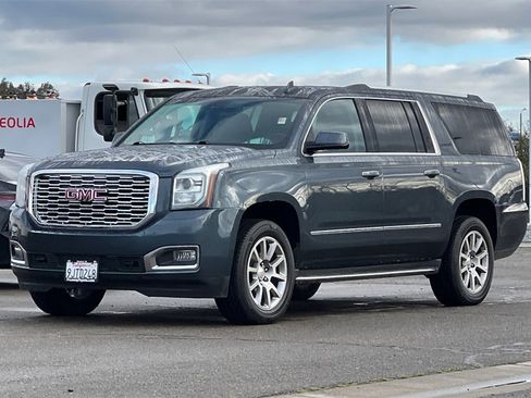 Used 2019 GMC Yukon XL Denali image 10
