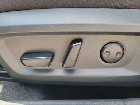 Certified 2025 Nissan Rogue SV FWD image 16
