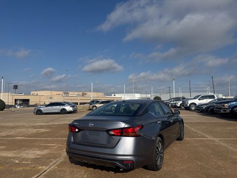 Certified 2025 Nissan Altima 2.5 SV image 22