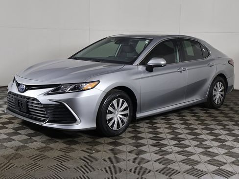 Used 2023 Toyota Camry LE image 5