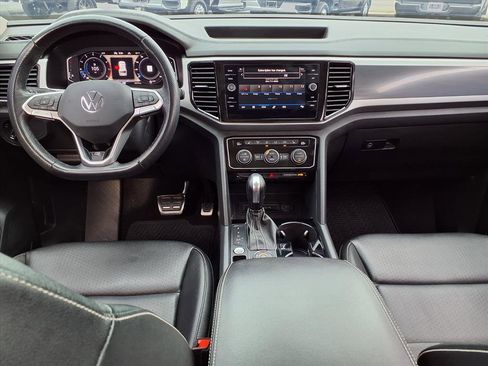 Used 2023 Volkswagen Atlas SEL R-Line image 9