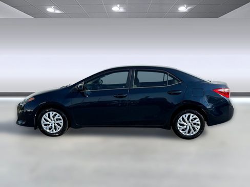 Used 2017 Toyota Corolla LE image 2