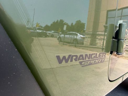 Used 2021 Jeep Wrangler Sport AWD/4WD image 37