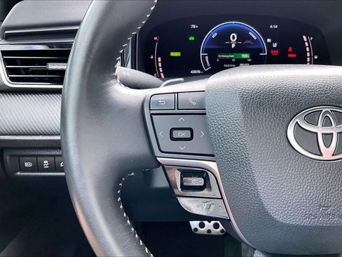 Used 2025 Toyota Camry SE FWD image 24