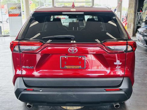 Used 2022 Toyota RAV4 LE AWD/4WD image 8