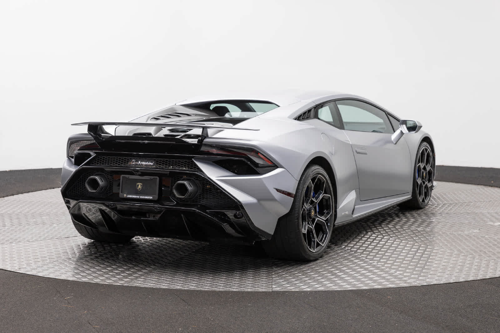 Used 2023 Lamborghini Huracan Tecnica RWD image 7