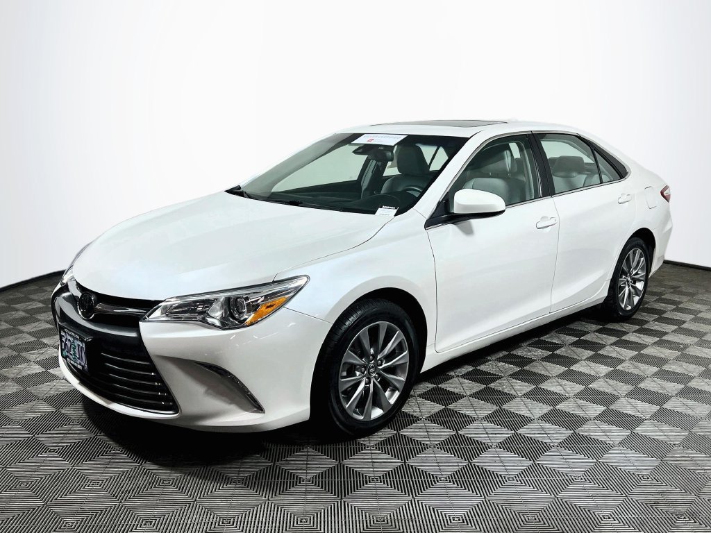 Certified 2017 Toyota Camry XLE w/ Moonroof Package FWD image 3