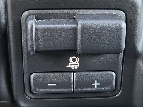 Used 2022 Chevrolet Silverado 1500 LTZ image 17