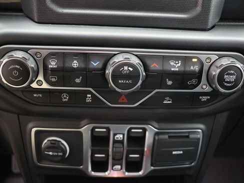 Used 2023 Jeep Wrangler Unlimited Sport AWD/4WD image 21