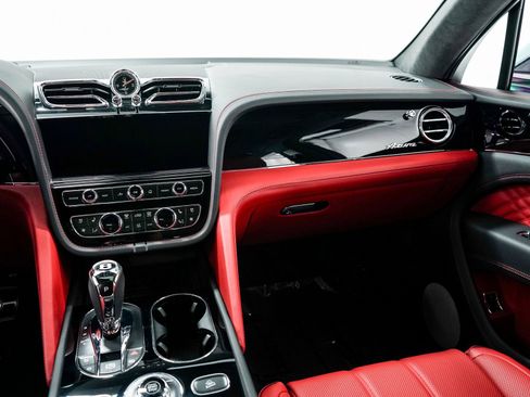 New 2025 Bentley Bentayga image 29