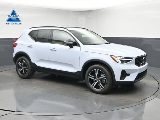 New 2026 Volvo XC40 B4 Core w/ Protection Package Premier FWD image 1