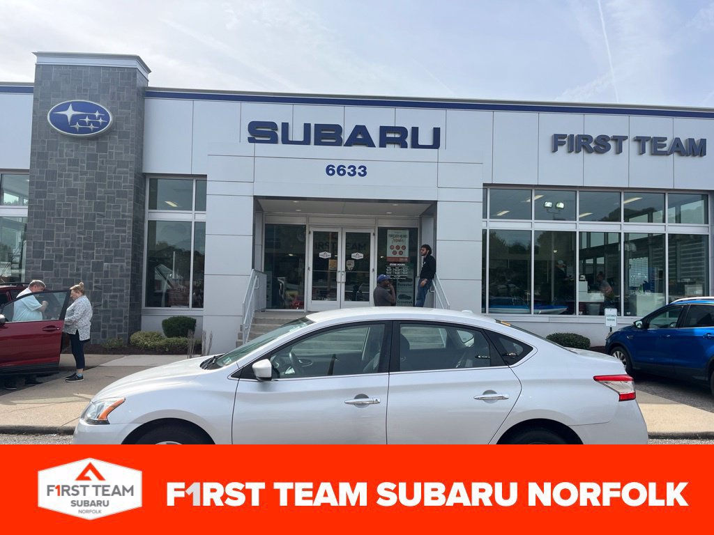 Used 2015 Nissan Sentra SV FWD image 1