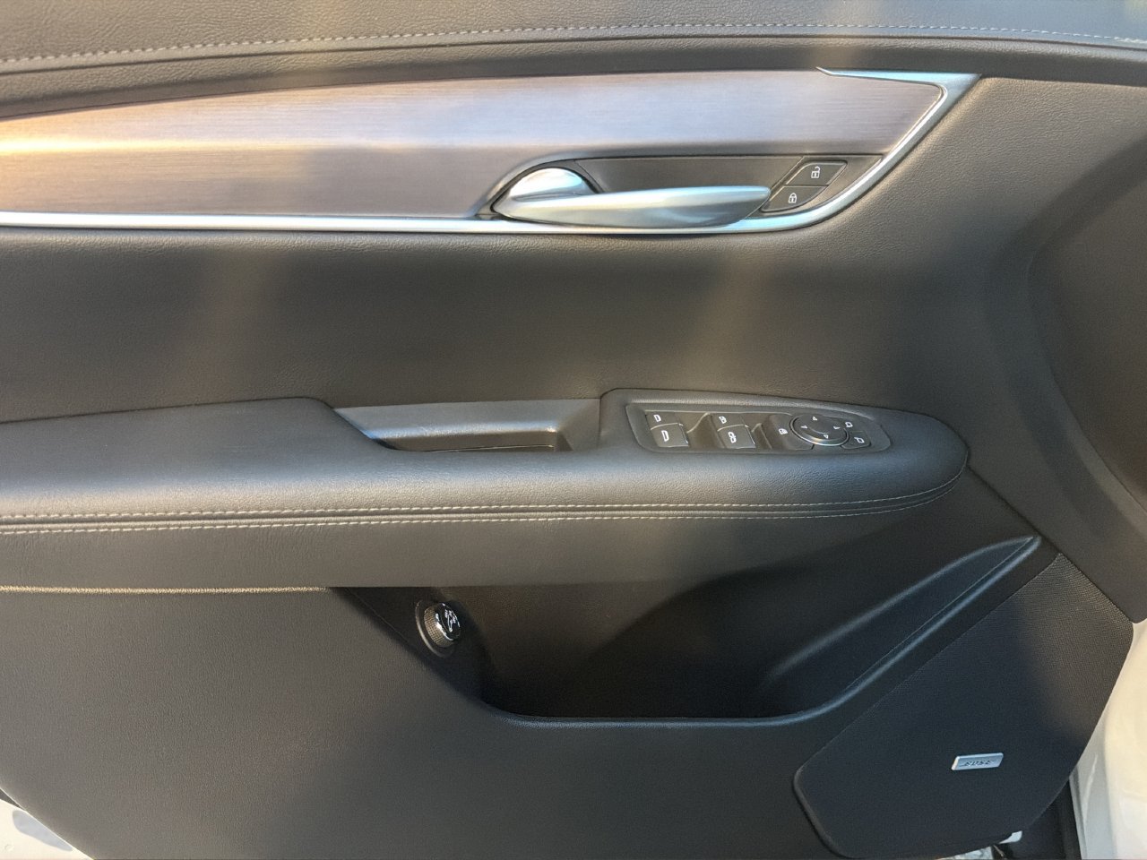 Certified 2025 Cadillac XT5 Luxury FWD image 9