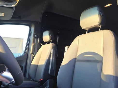 Used 2026 Mercedes-Benz Sprinter 2500 image 25