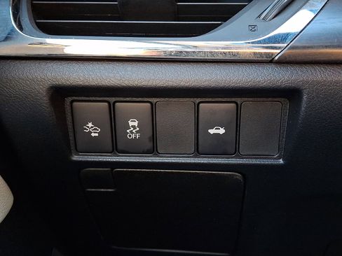 Used 2017 Toyota Avalon XLE image 29