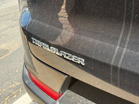 Used 2025 Chevrolet TrailBlazer LT FWD image 13