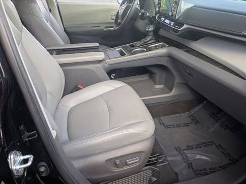 Certified 2021 Toyota Sienna Limited image 20