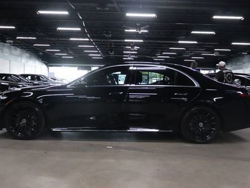 Used 2021 Mercedes-Benz S 580 4MATIC Sedan image 2