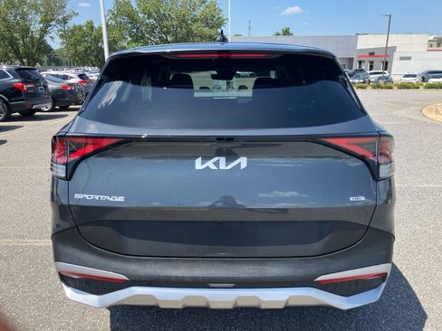 Used 2025 Kia Sportage LX FWD image 18