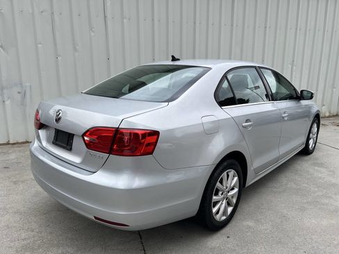 Used 2013 Volkswagen Jetta SE FWD image 3