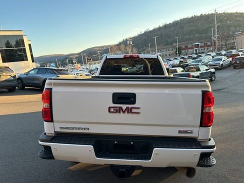 Used 2018 GMC Sierra 2500 SLT w/ Duramax Plus Package image 14