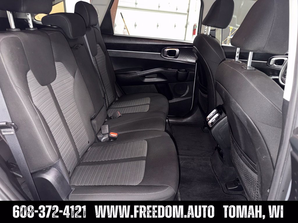 Used 2021 Kia Sorento LX FWD image 17