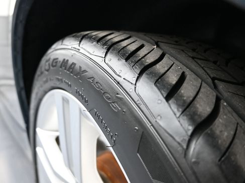 Used 2009 Pontiac G8 image 32