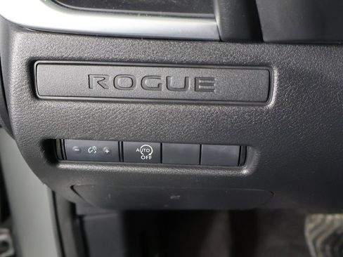 Used 2024 Nissan Rogue S image 30