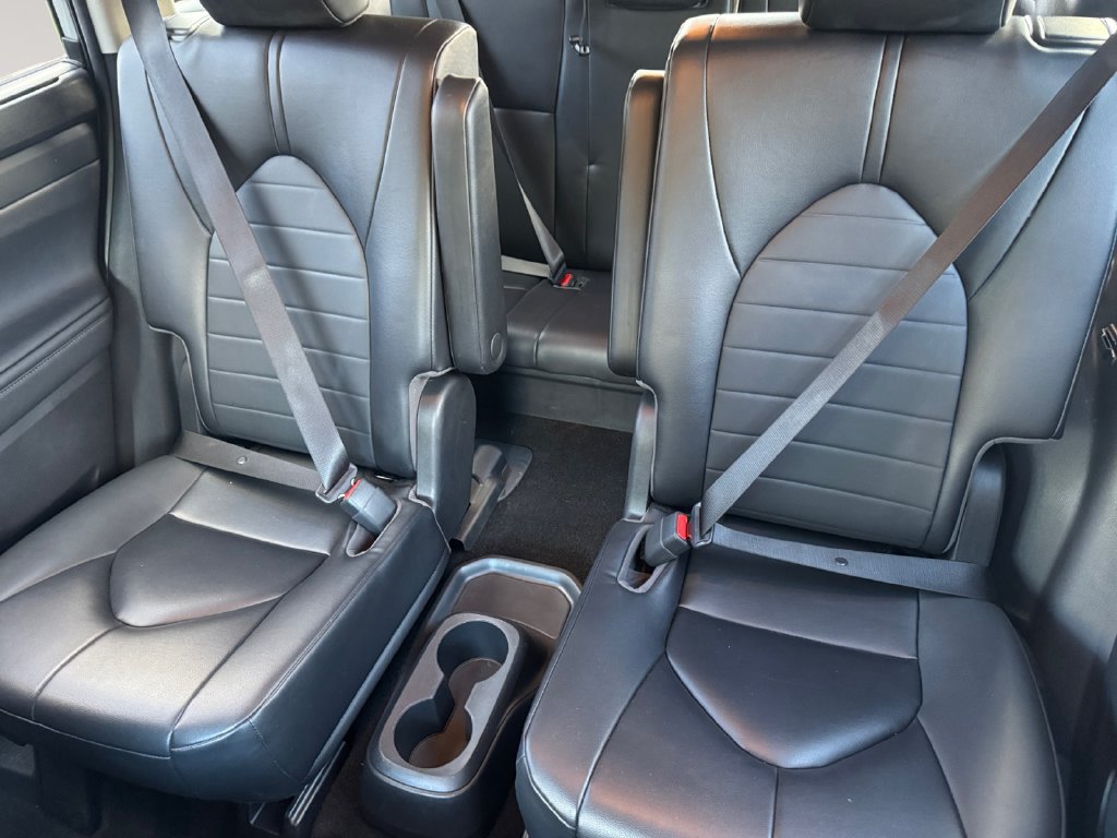 Used 2023 Toyota Highlander XLE AWD/4WD image 13