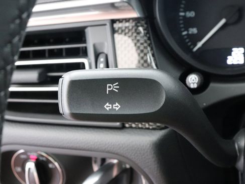 Used 2025 Porsche Macan image 35