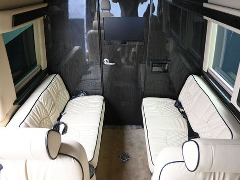 Used 2020 Mercedes-Benz Sprinter 2500 image 18
