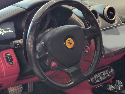 Used 2011 Ferrari California image 10