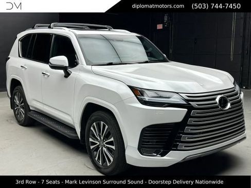 Used 2024 Lexus LX 600 4WD w/ Interior Upgrade Package image 9