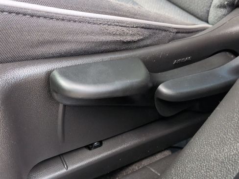 Used 2021 Chevrolet TrailBlazer LS FWD image 17
