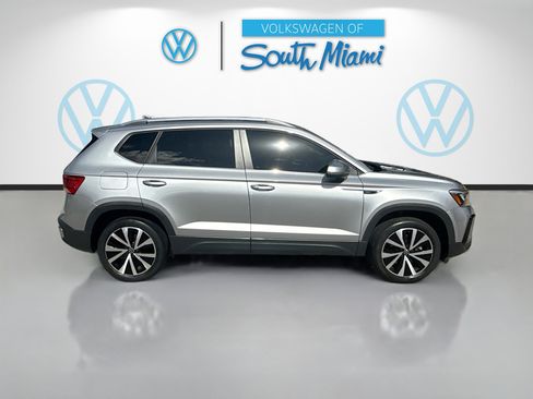 Used 2022 Volkswagen Taos SE image 8
