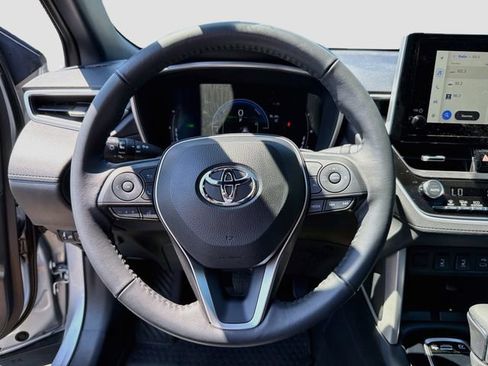 Used 2024 Toyota Corolla Cross AWD Hybrid w/ Convenience Package image 12