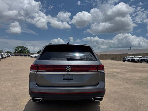 Used 2024 Volkswagen Atlas SE FWD image 19